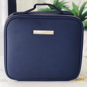 Black Cosmetic Case🧳